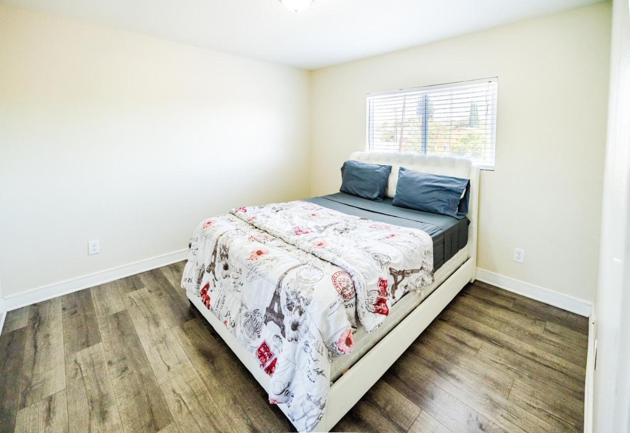 Spacious 5 Bedroom 3 Bath Modern Home By Downtown La With Parking 洛杉矶 外观 照片