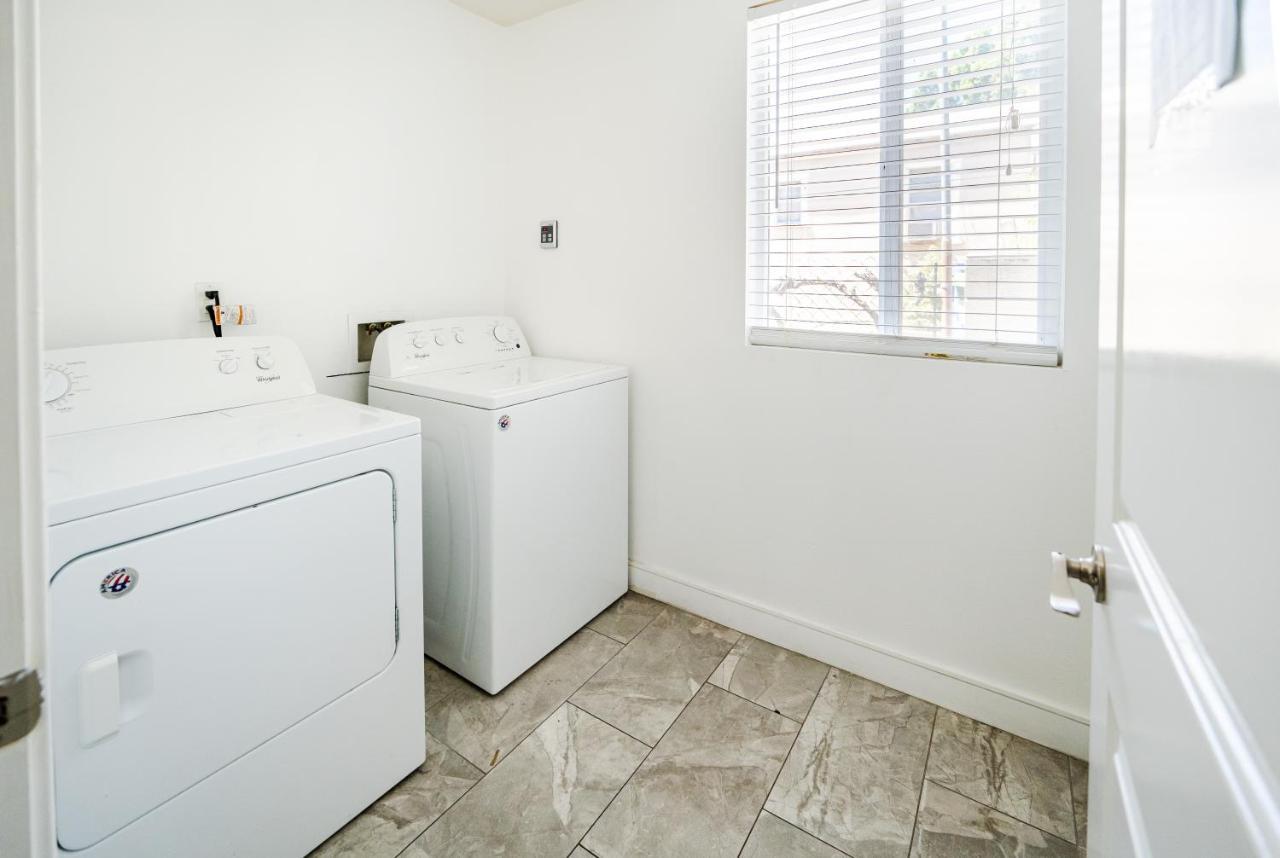 Spacious 5 Bedroom 3 Bath Modern Home By Downtown La With Parking 洛杉矶 外观 照片